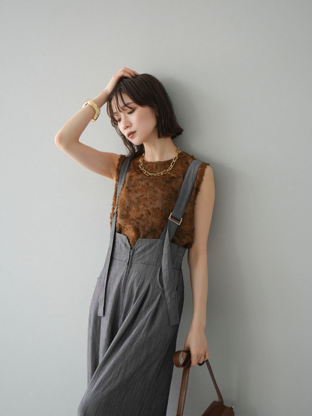 [SET]ストリングデザインハイウエストサロペット+ニュアンスフリンジジャガードノースリーブブラウス(2set)