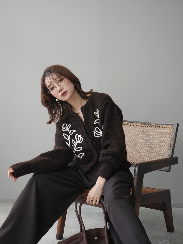 [予約]テープ刺繍ホック開きブークレニットカーディガン/darkbrown