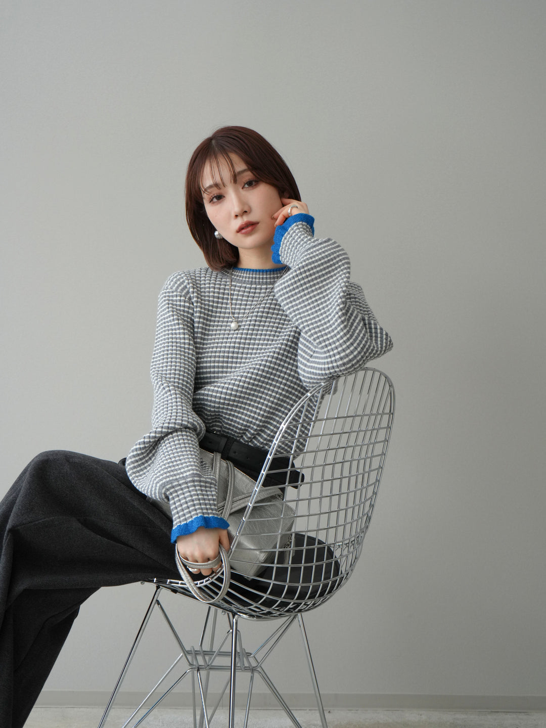 [予約]ラメ異素材ボーダーリブニットプルオーバー/charcoal×blue