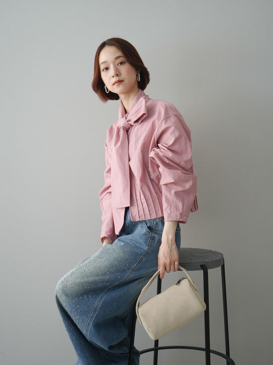 [SET]ボウタイ裾プリーツライトジャケット+フロントビジューカーブデニムパンツ(2set)