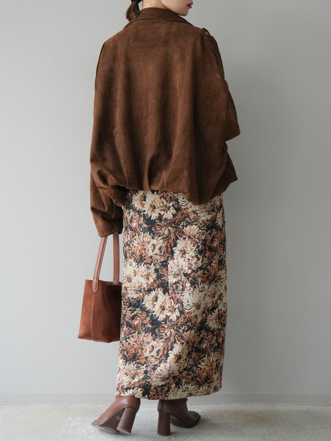 [套裝] 麂皮外套 + 小領法式針織上衣 + 哥布蘭前拉鍊緊身裙（3 套）