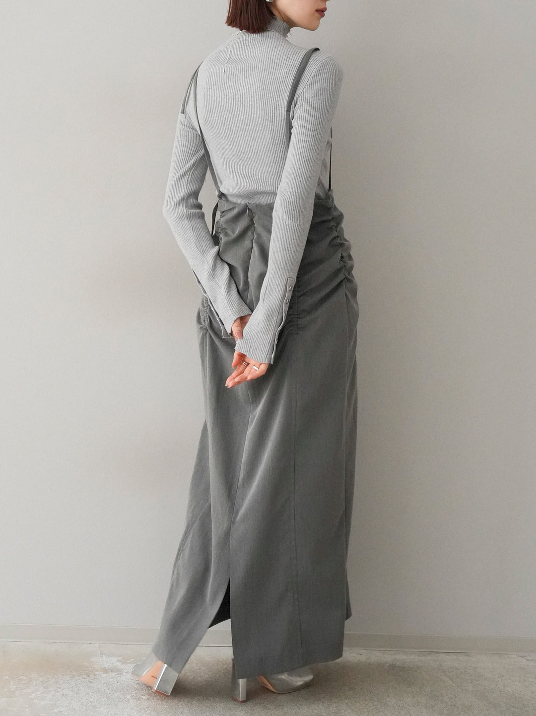 【預購】褶皺吊帶裙/炭灰