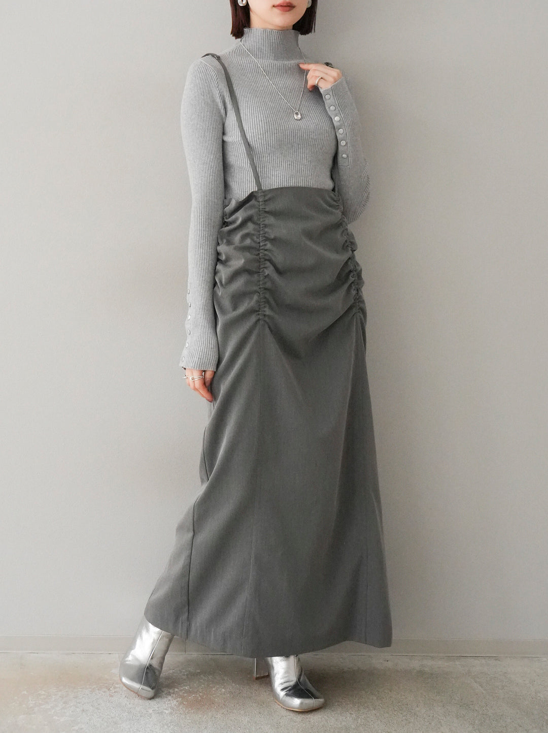 【預購】褶皺吊帶裙/炭灰