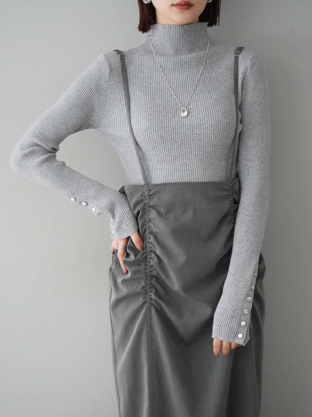 【預購】褶皺吊帶裙/炭灰