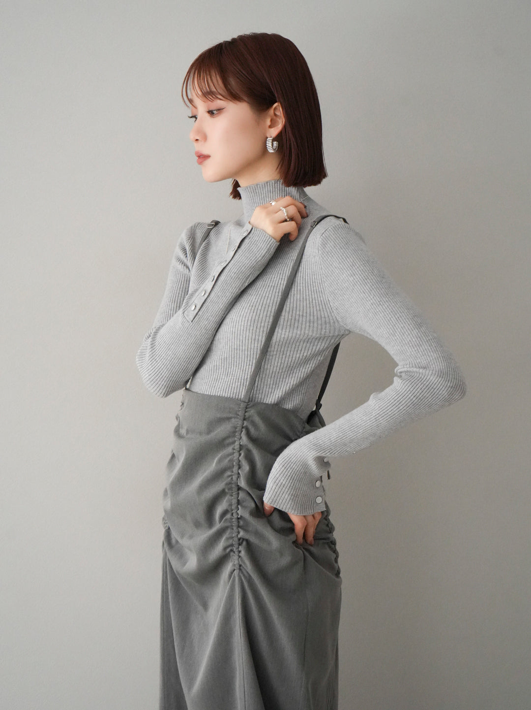 【預購】褶皺吊帶裙/炭灰