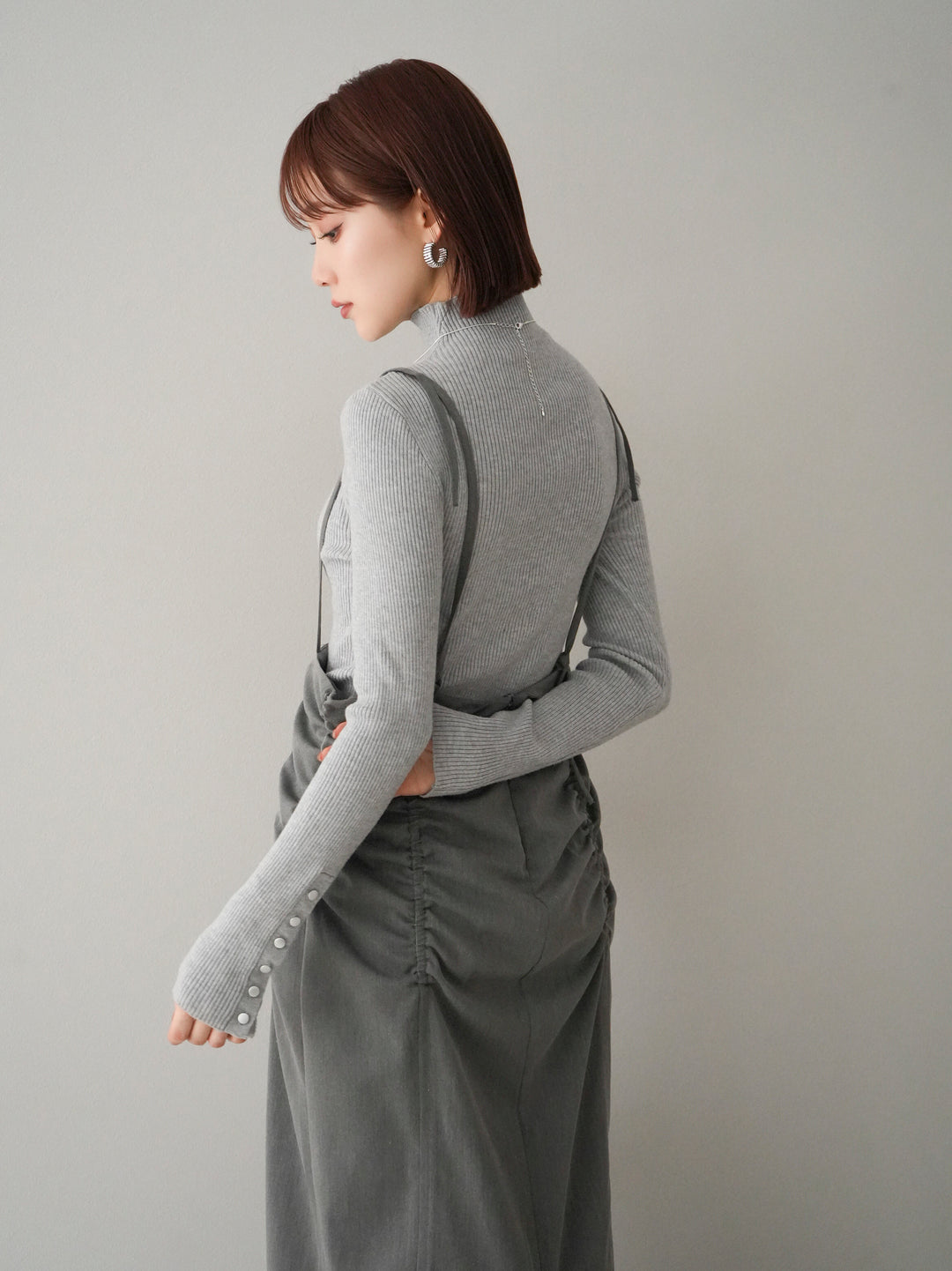 【預購】褶皺吊帶裙/炭灰