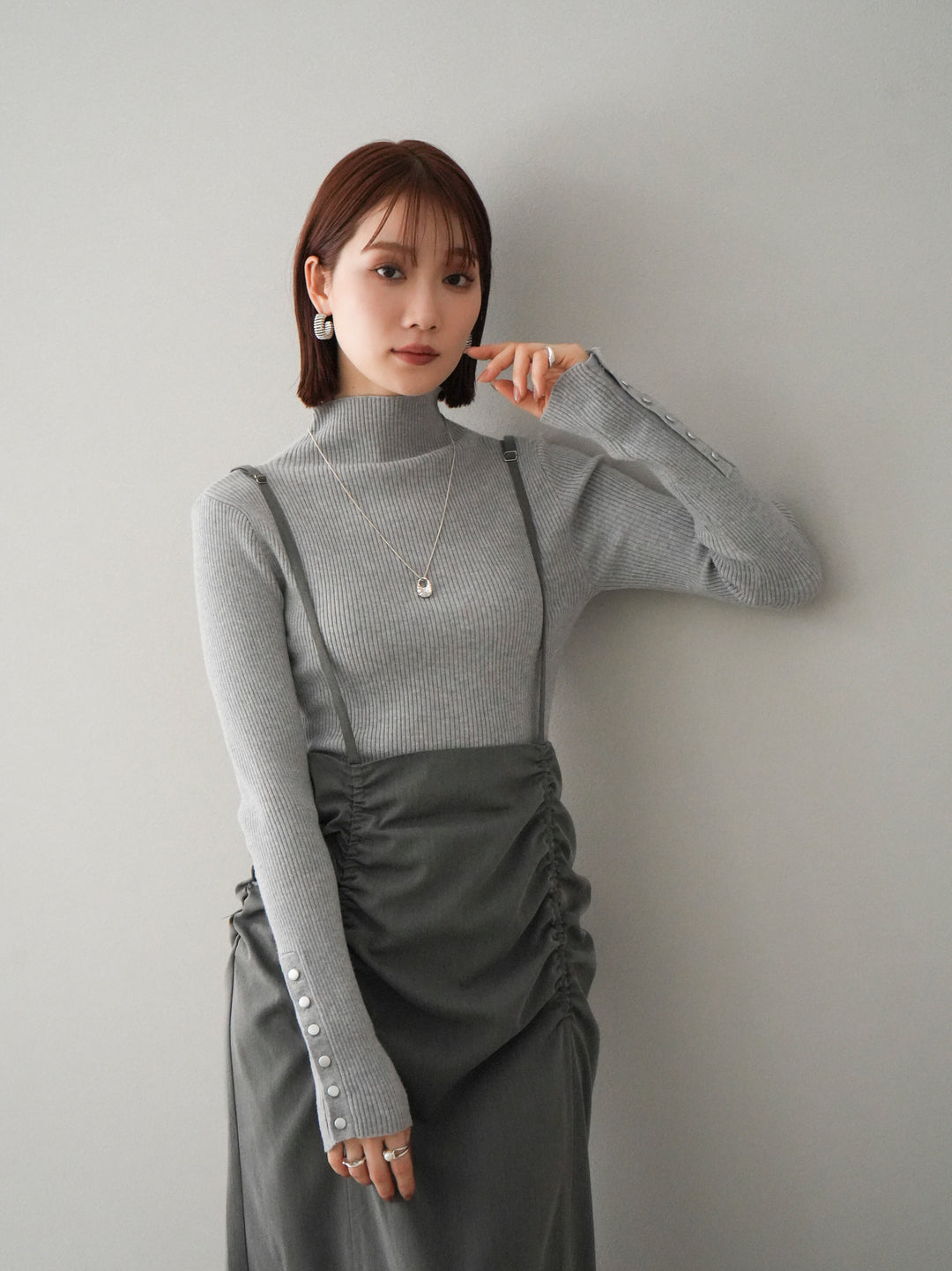 【預購】褶皺吊帶裙/炭灰