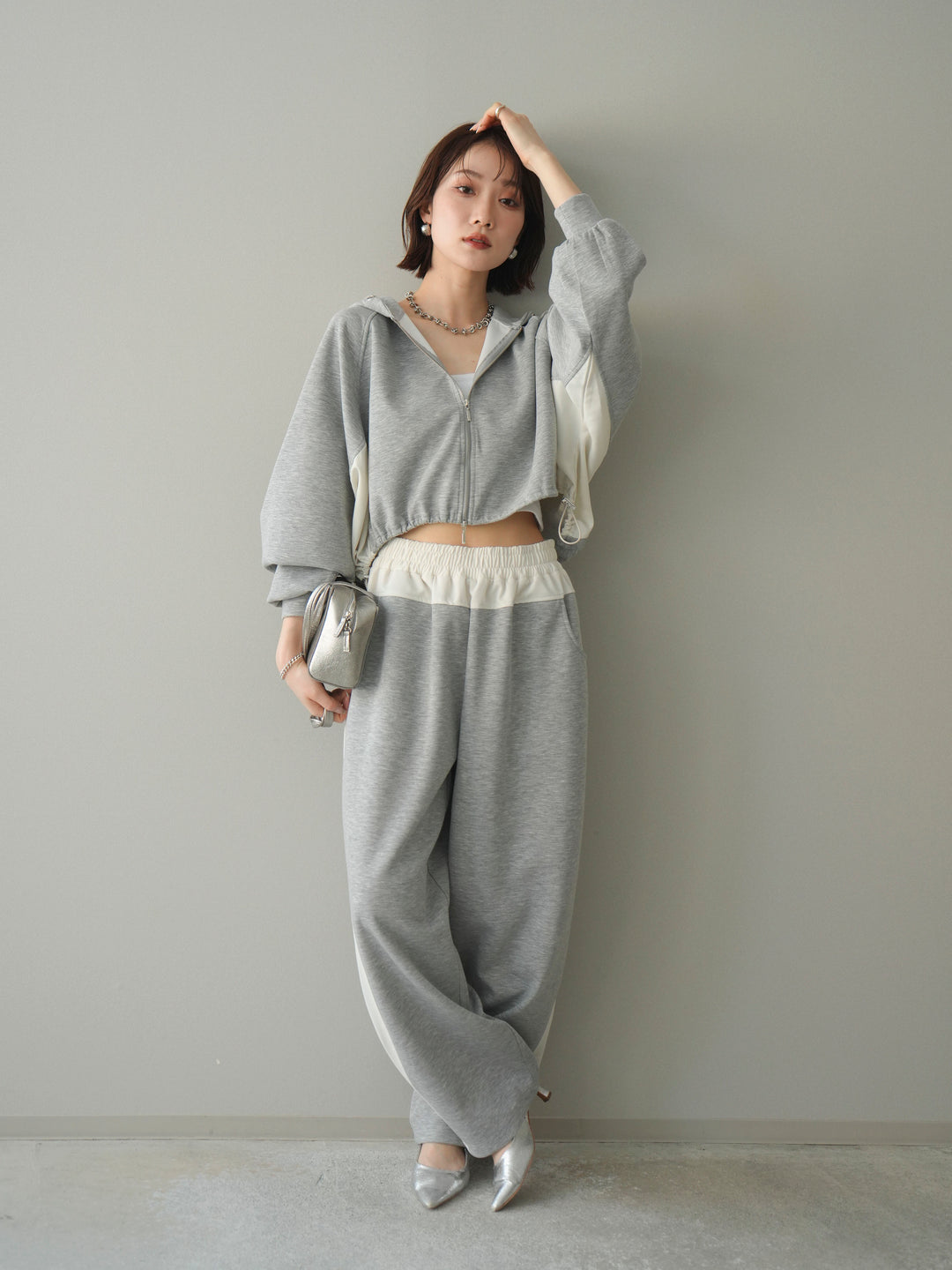 [SET]バイカラー異素材ライトポンチクロップドZIPフーディー+バイカラー異素材サイドラインライトポンチパンツ(2set)