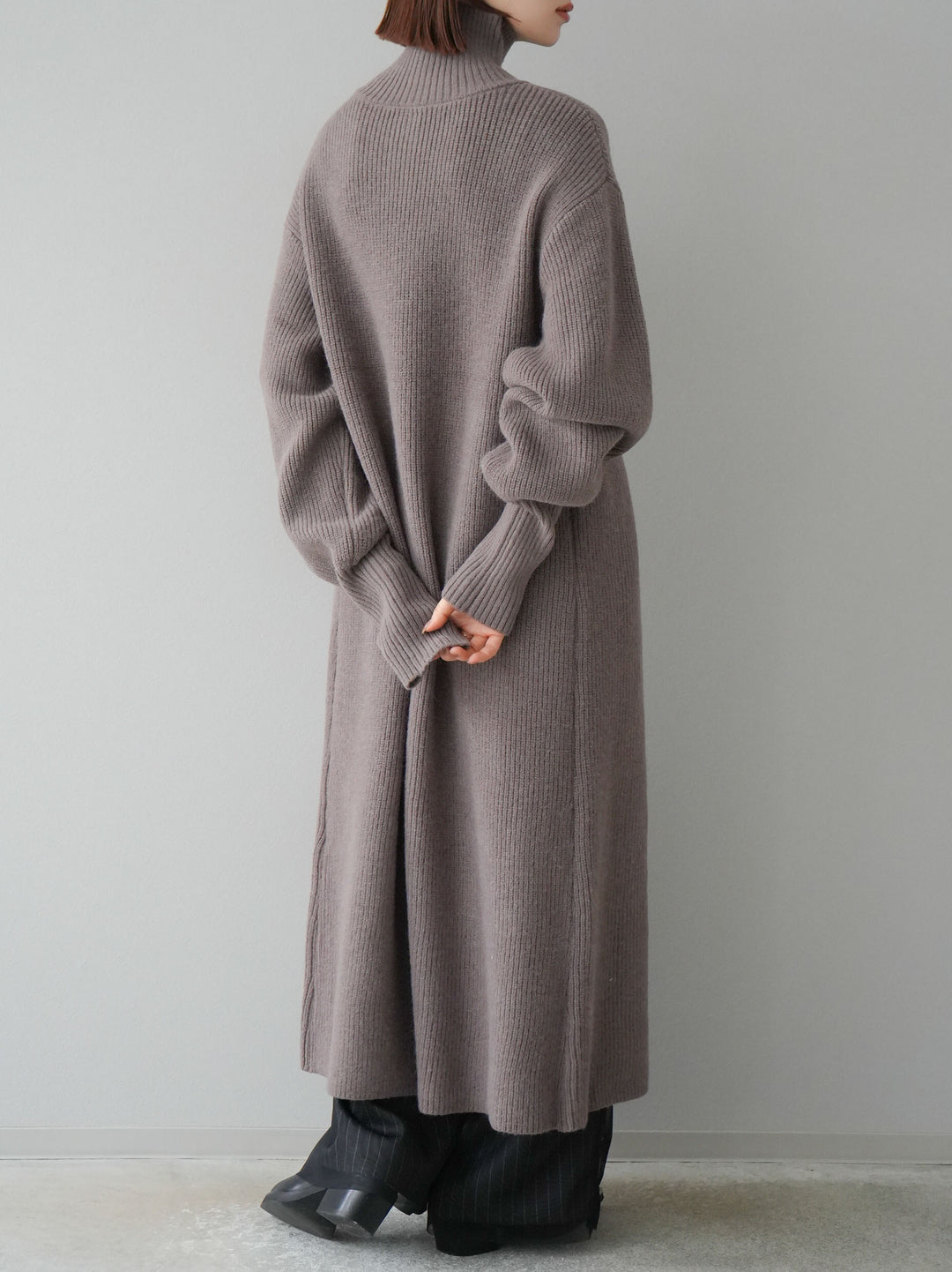 [予約]ハイネックニットロングカーディガン/モカ