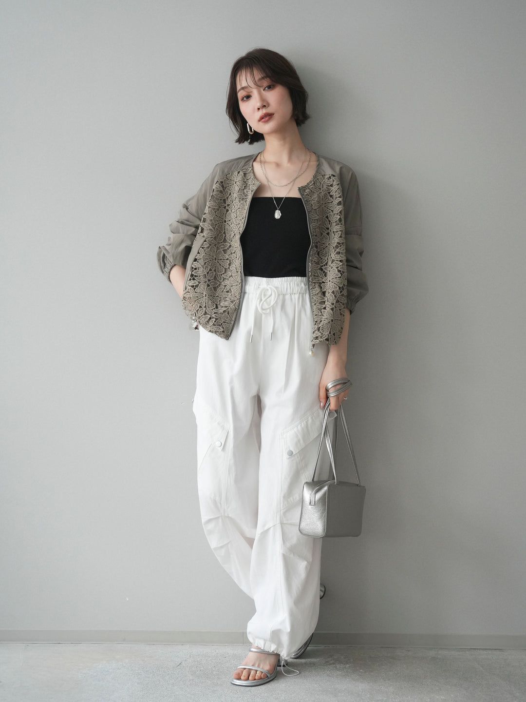 [SET]レースドッキングブルゾン+タックデザイン裾ドロストカーゴパンツ+カップ付テレコリブベアキャミソール(3set)