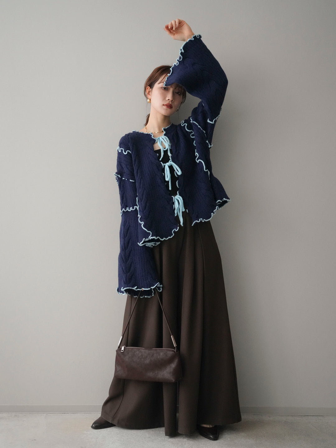 [SET]フロントリボン配色メローニットカーディガン+テープベルトタックバギーパンツ(2set)