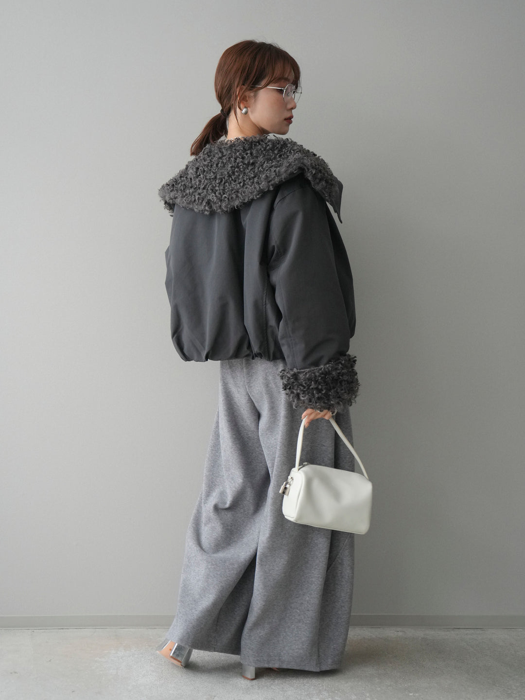 [SET]プードルファーダウンジャケット+アンゴラタッチボートネッククロップドプルオーバー+ウエストベルトカーブラインスエットパンツ(3set)