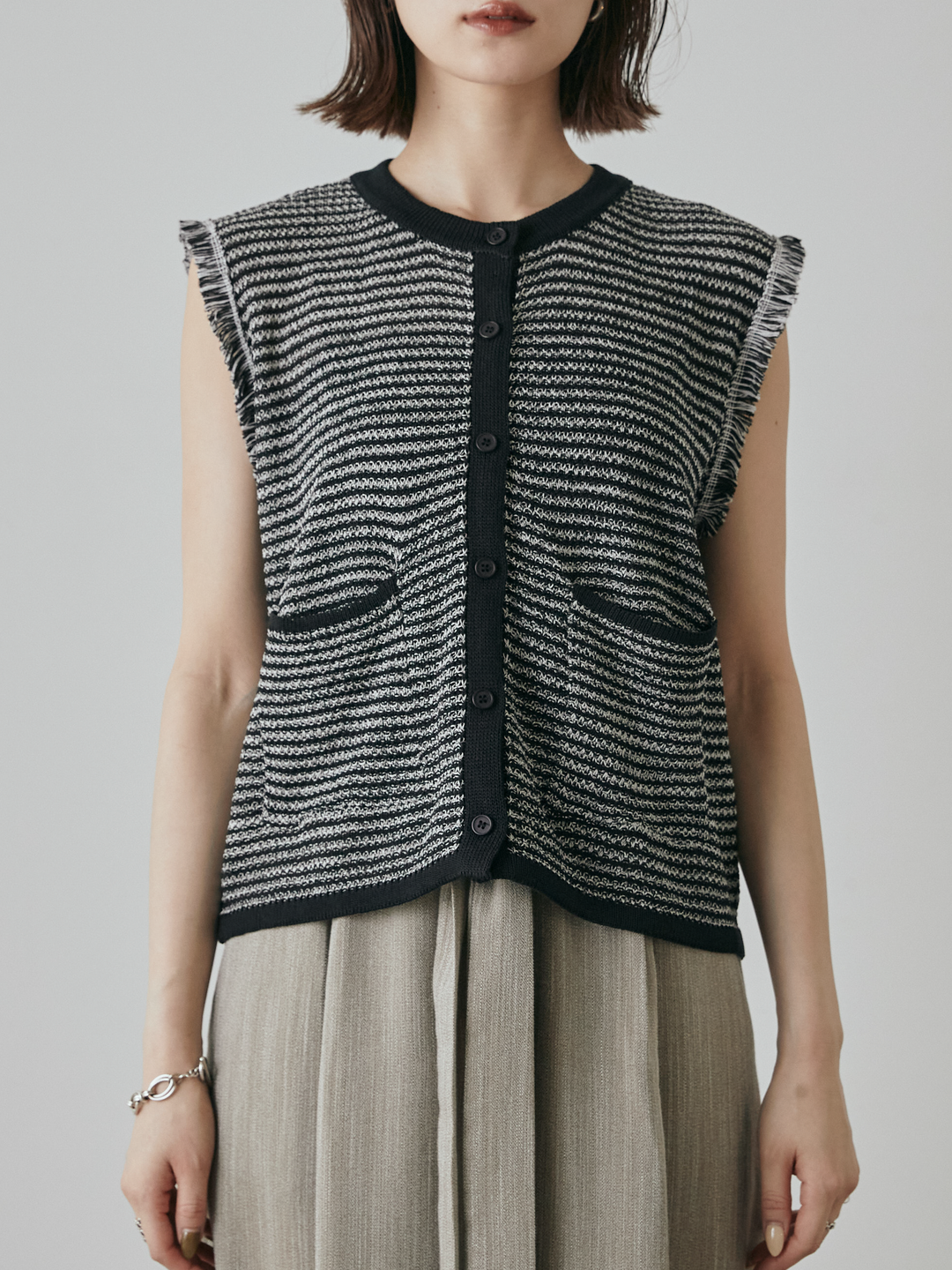 [予約]ボーダー袖フリンジニットベスト/ブラック