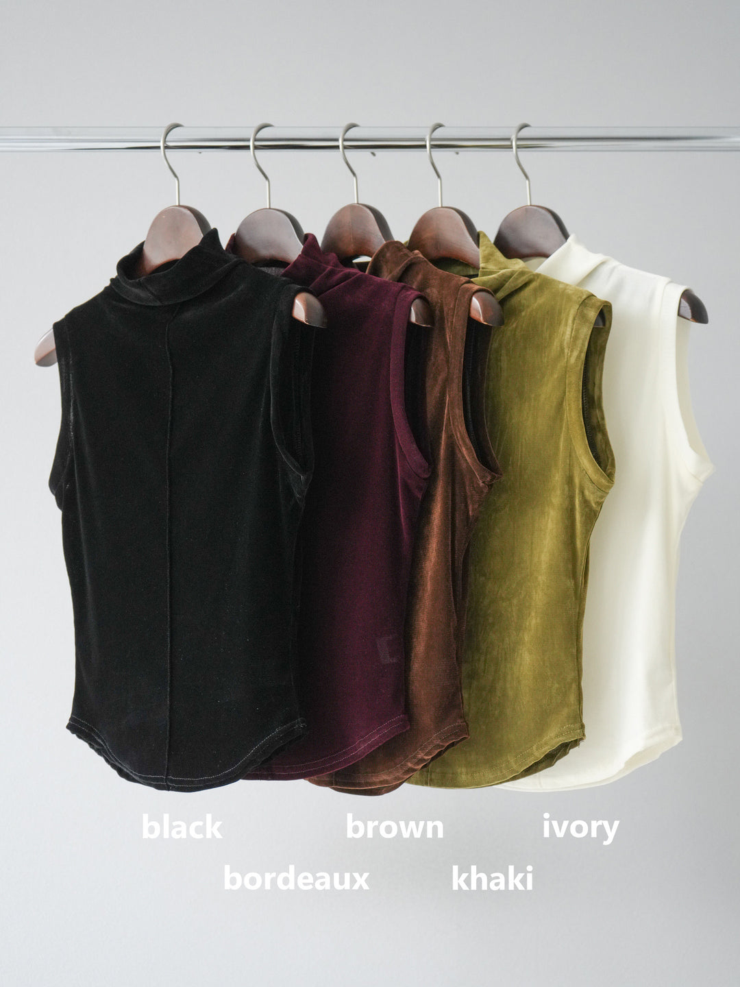 [SET]シアーベロアプチネックノースリーブトップス+エステルプリーツスリットスカート(2set)