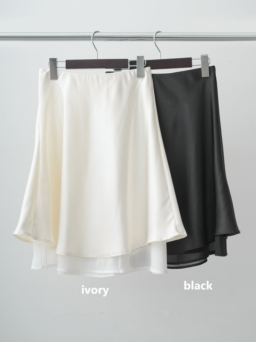 [SET]スタッズロゴTEE+サテンシフォンレイヤードスカート(2set)