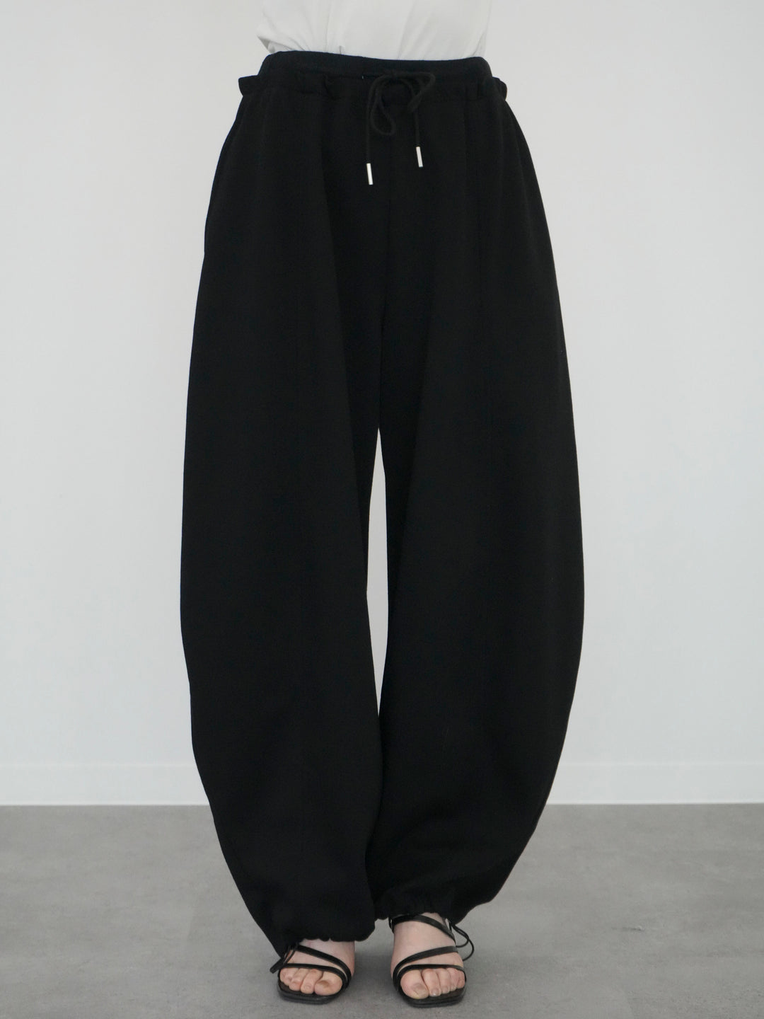 [予約]ダブルウエストドロストヘムスウェットパンツ/black