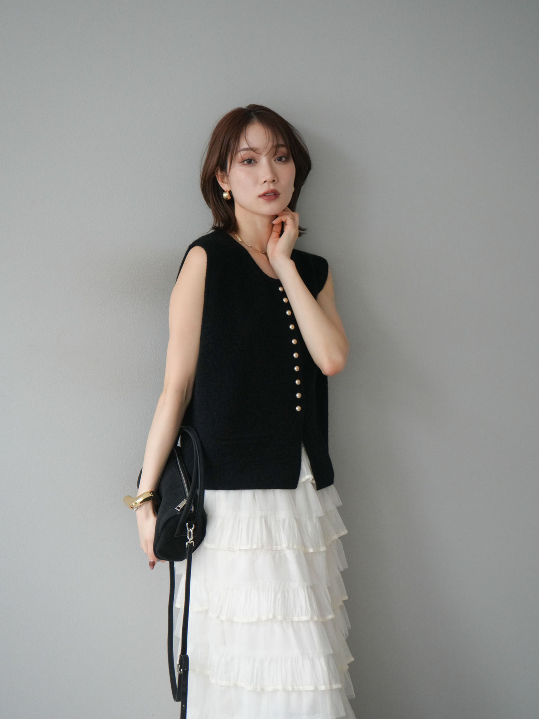 [予約]ゴールドボタンコンパクトニットベスト/ブラック