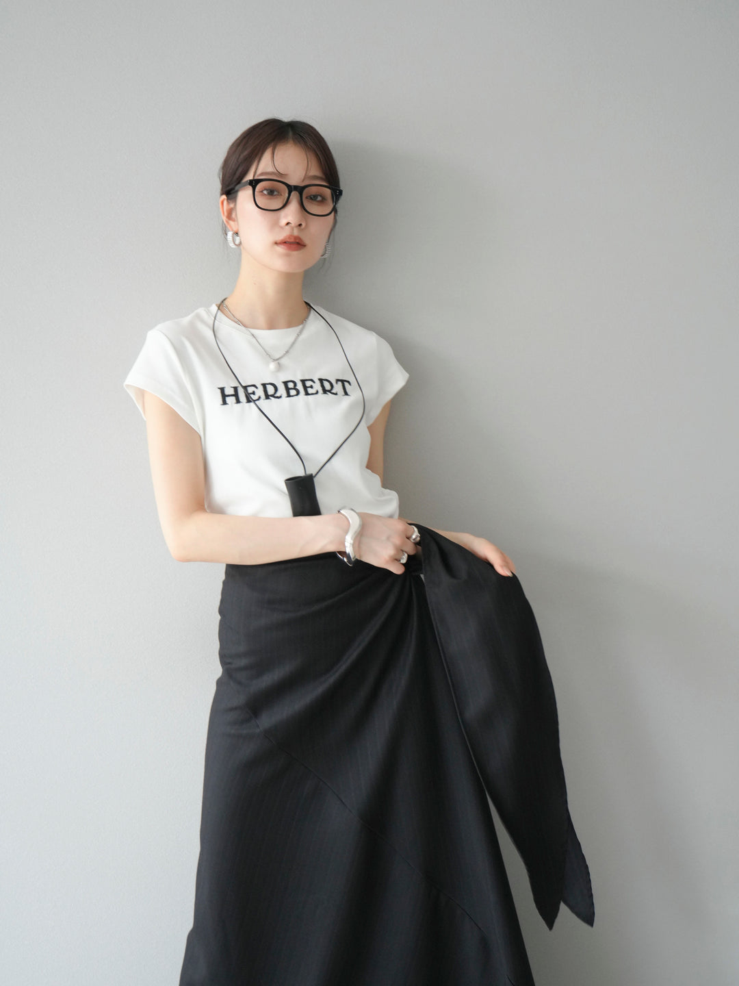 [SET]刺繍ロゴTシャツ＆レザーポーチネックレスSET +サイド巻きツイルスカート(2set)