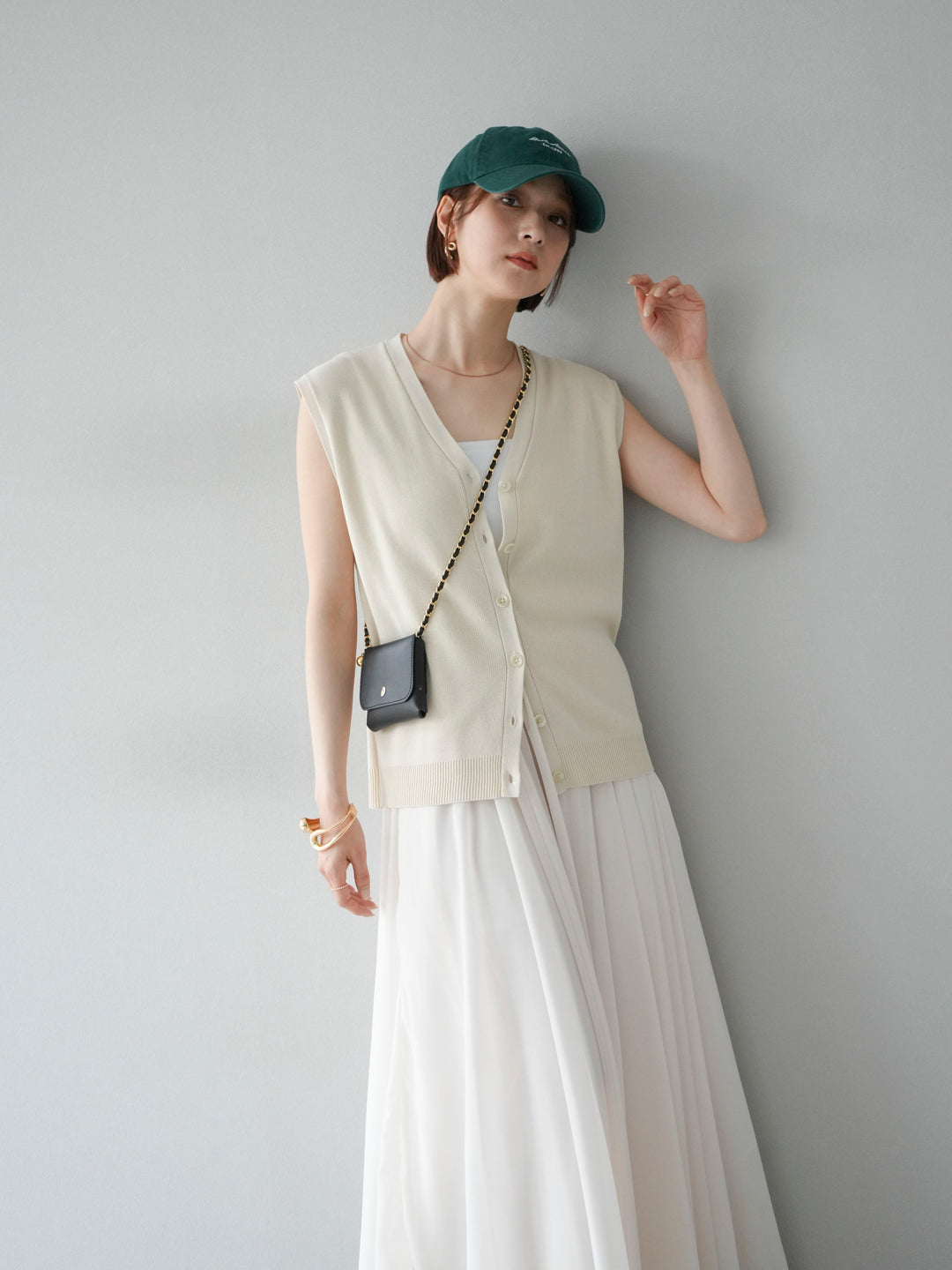 [SET] V領人造絲針織背心+雪紡喇叭裙（2件組）