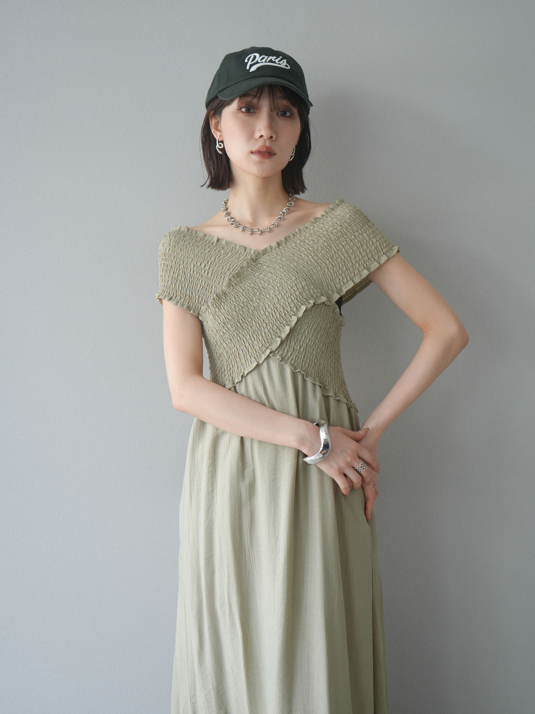 [予約]シャーリングクロスワンピース/グレージュ