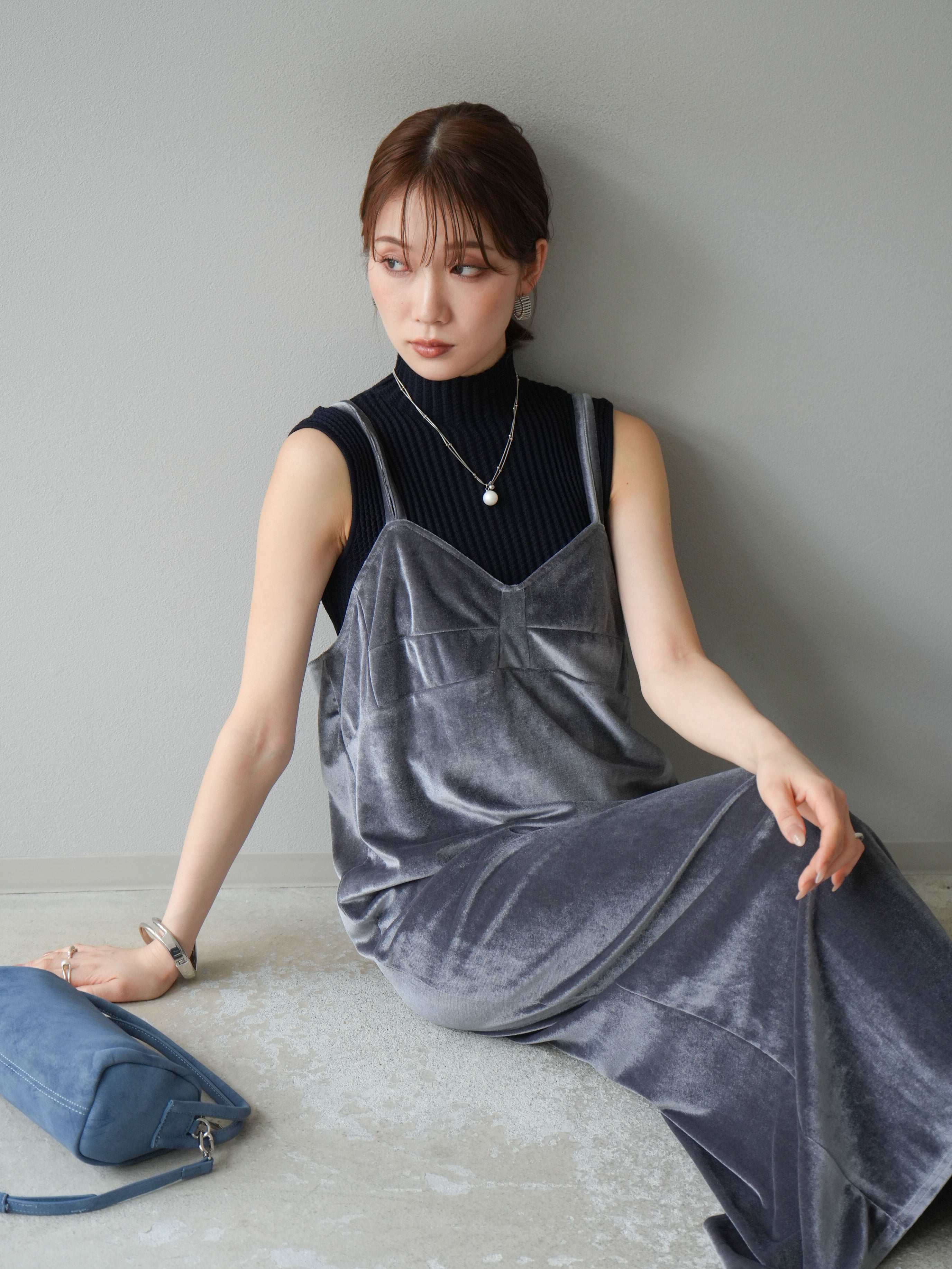 ベロアビスチェキャミワンピース ベロアワンピース ロング グレー Lumier 予約]ベロアビスチェキャミワンピース/グレー – Lumier