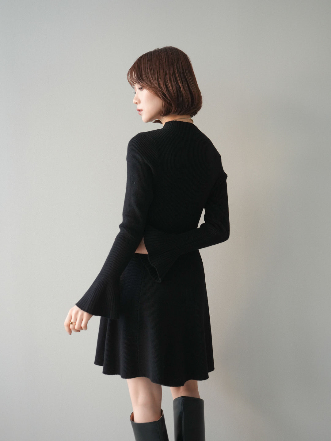 [予約]フレアリブニットミニワンピース/black