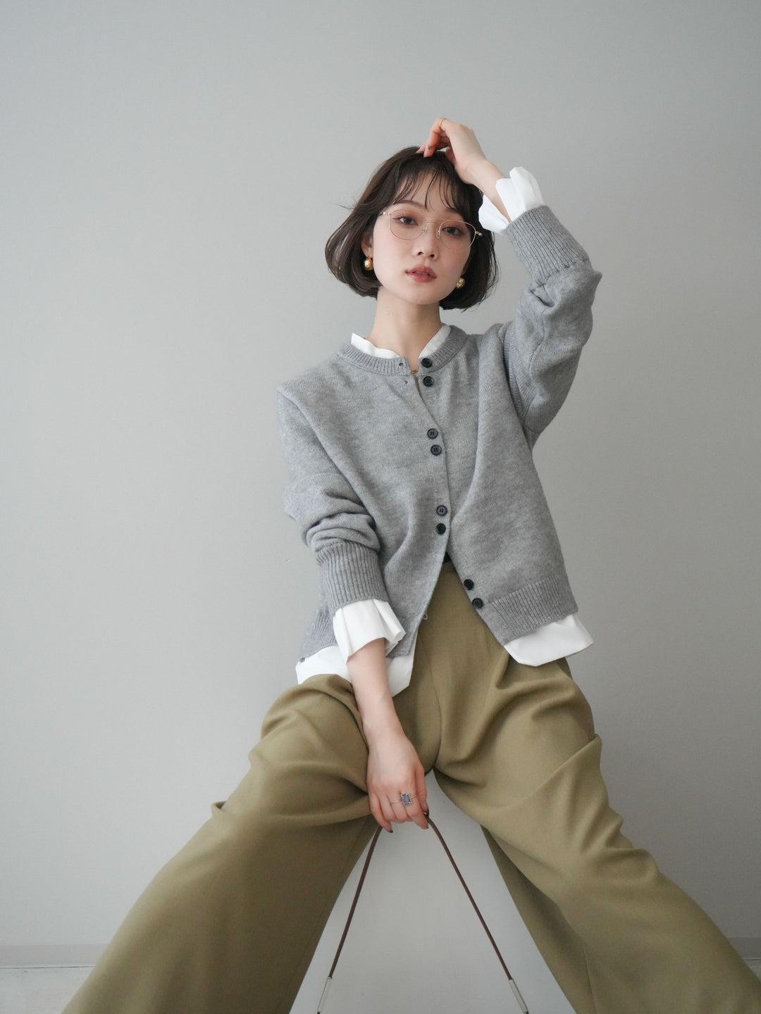 【預購】梭織布料對接針織開襟衫/淺灰色