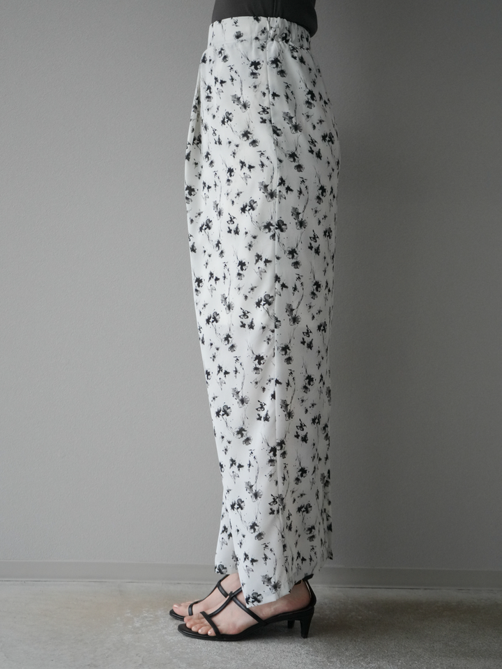 [予約]フラワーモチーフタックIラインスカート/ホワイト