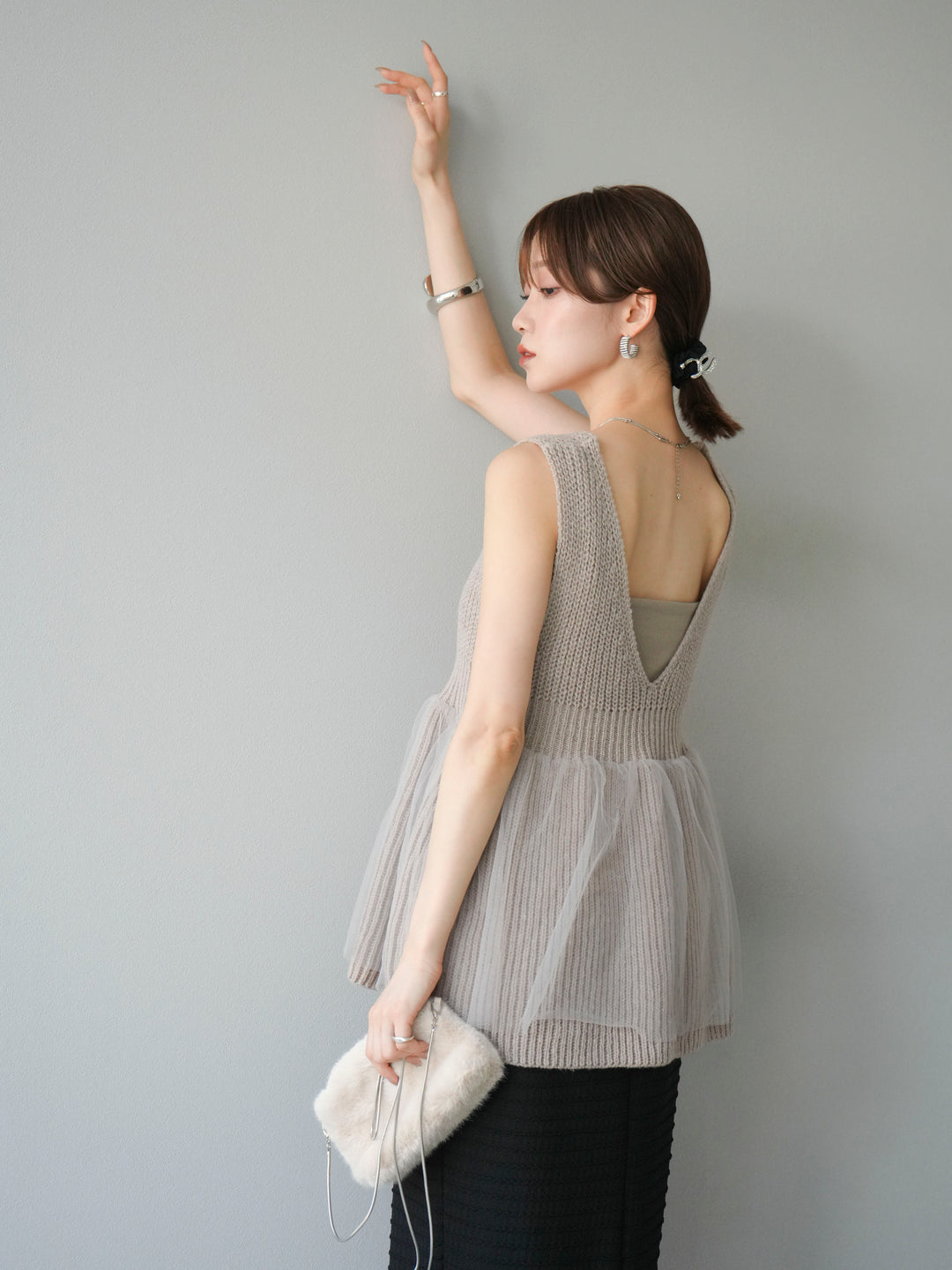[予約]チュールレイヤードペプラムニットベスト/グレージュ