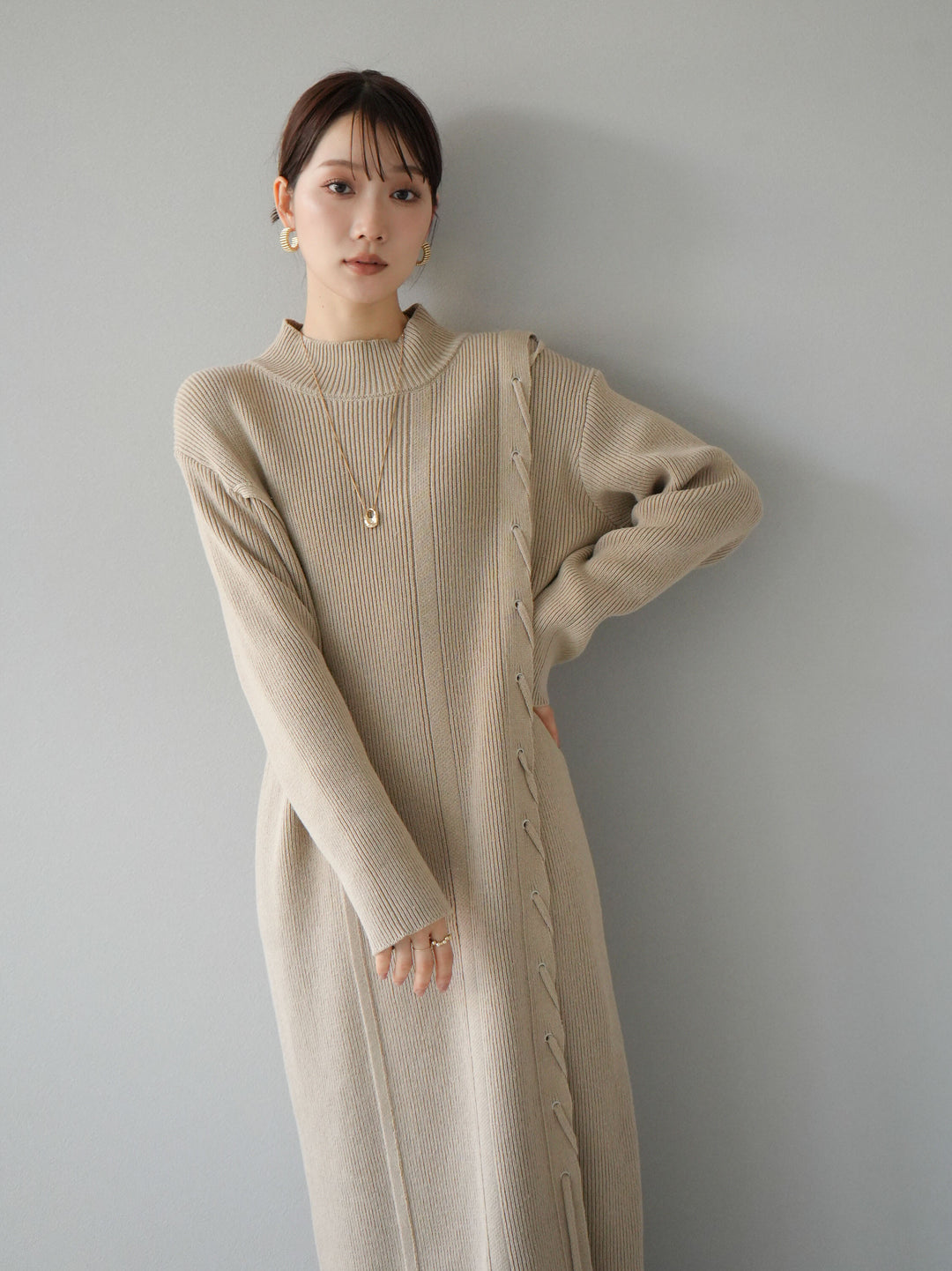 [SET] 不對稱繫帶高領針織連身裙 + 可選飾品套裝 (2套)