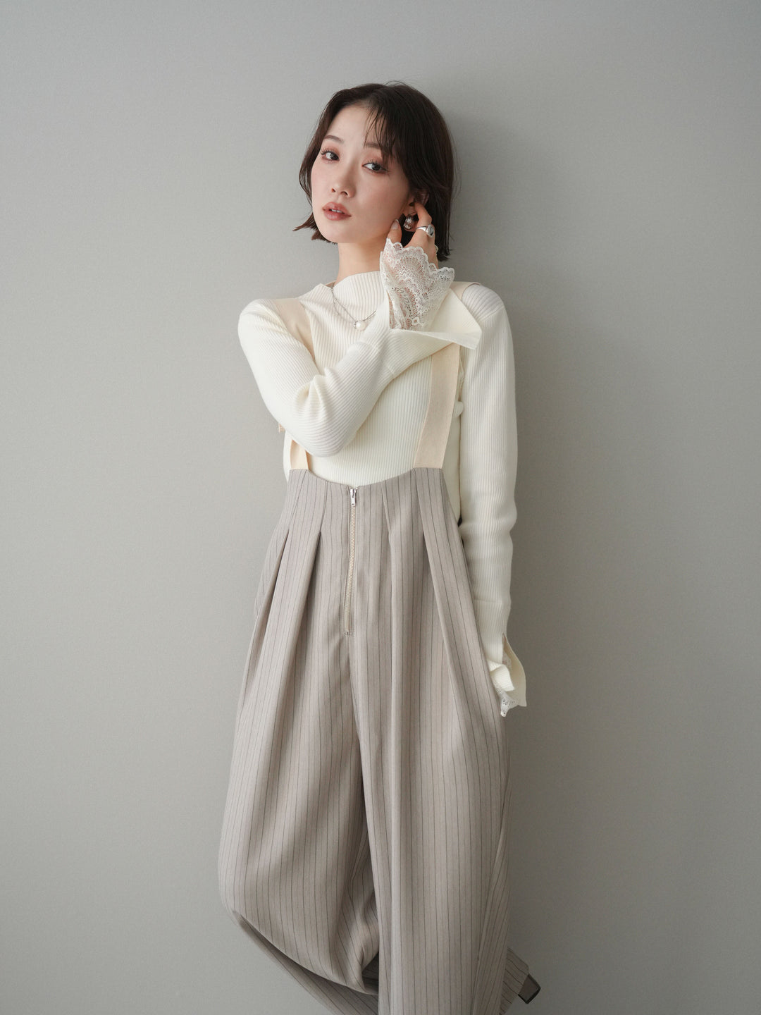 [SET]袖スカラップレースオフネックニットトップス+グログランテープストライプサロペット(2set)