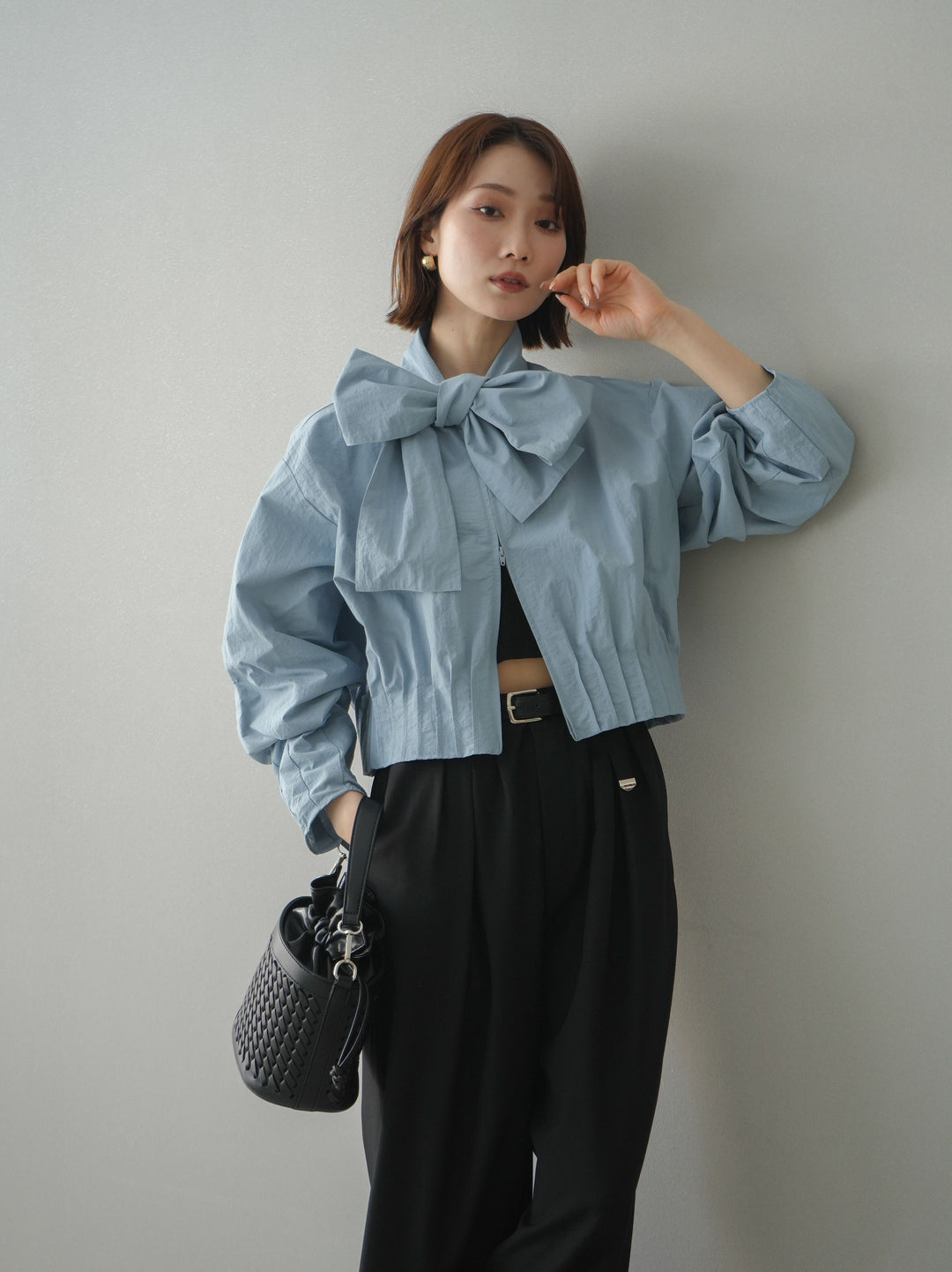 [SET]ボウタイ裾プリーツライトジャケット+ベルト付キーホルダーモチーフワイドパンツ(2set)