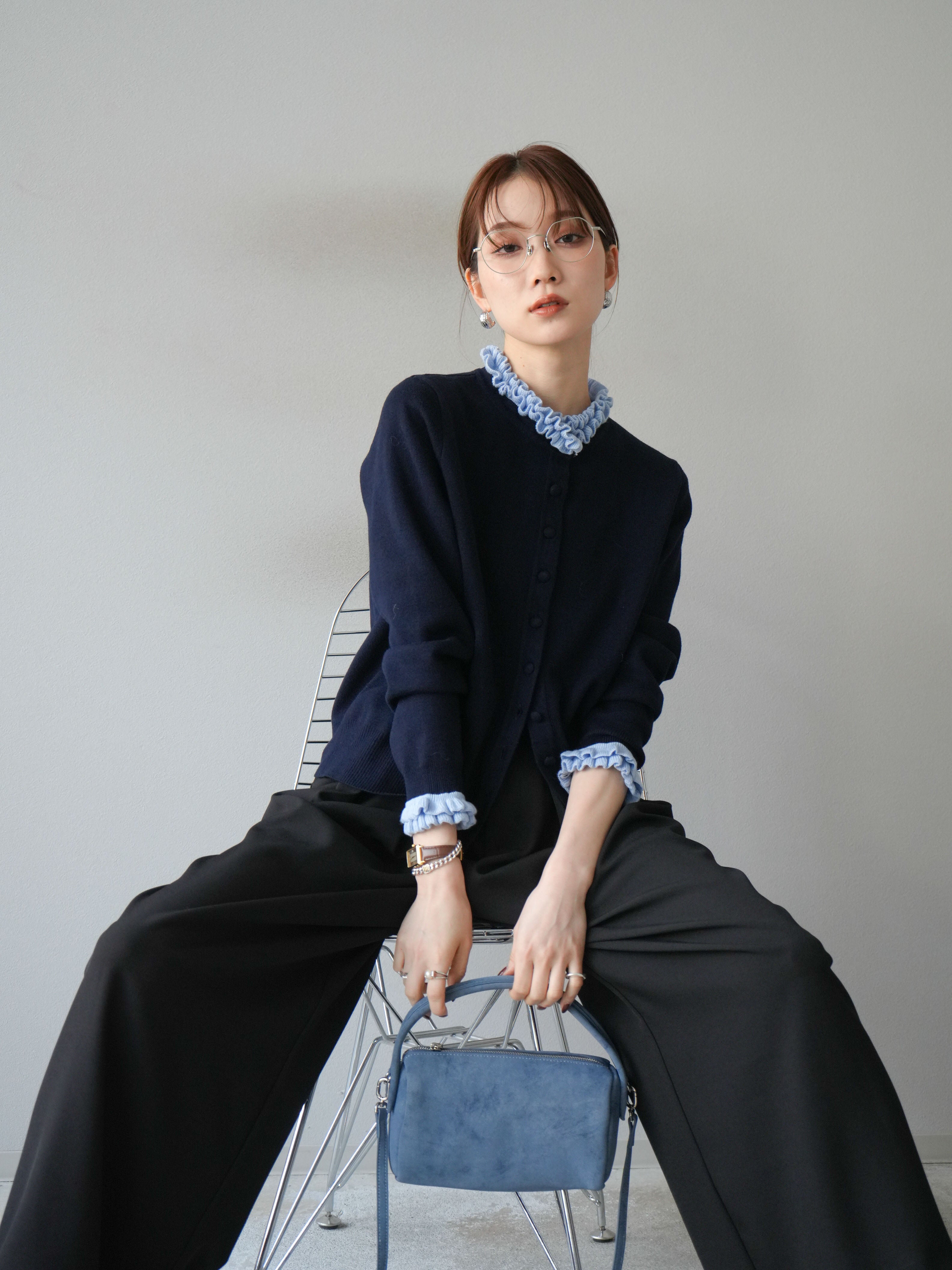 予約]フリルデザインコンパクトニットカーディガン/ネイビー – Lumier