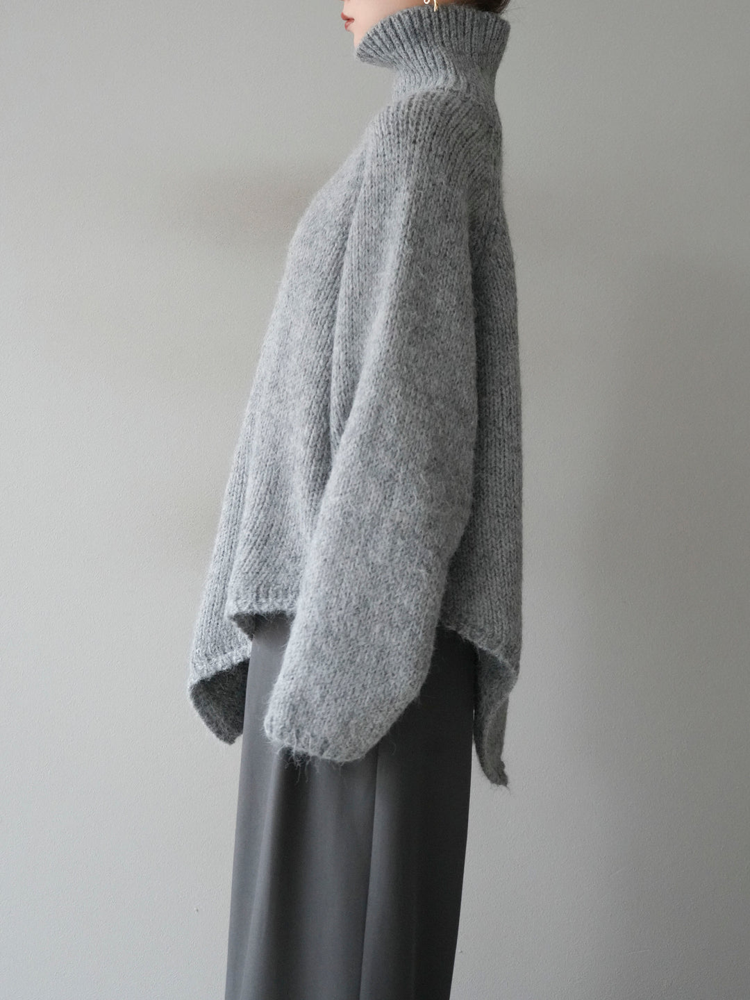 [予約]アシンメトリーハイネックニットプルオーバー/gray