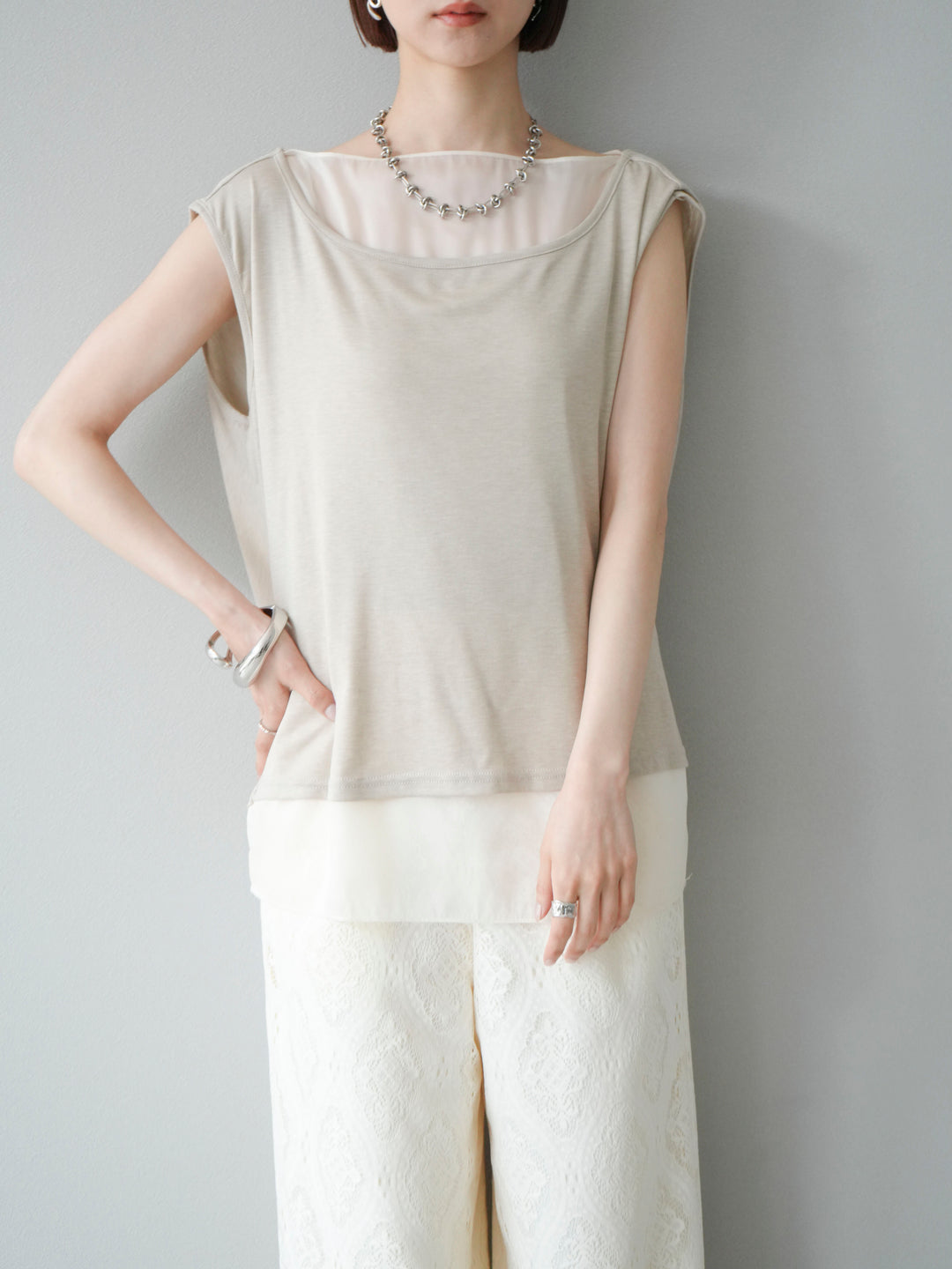 [預訂] 雙向透視層疊垂墜上衣/米色