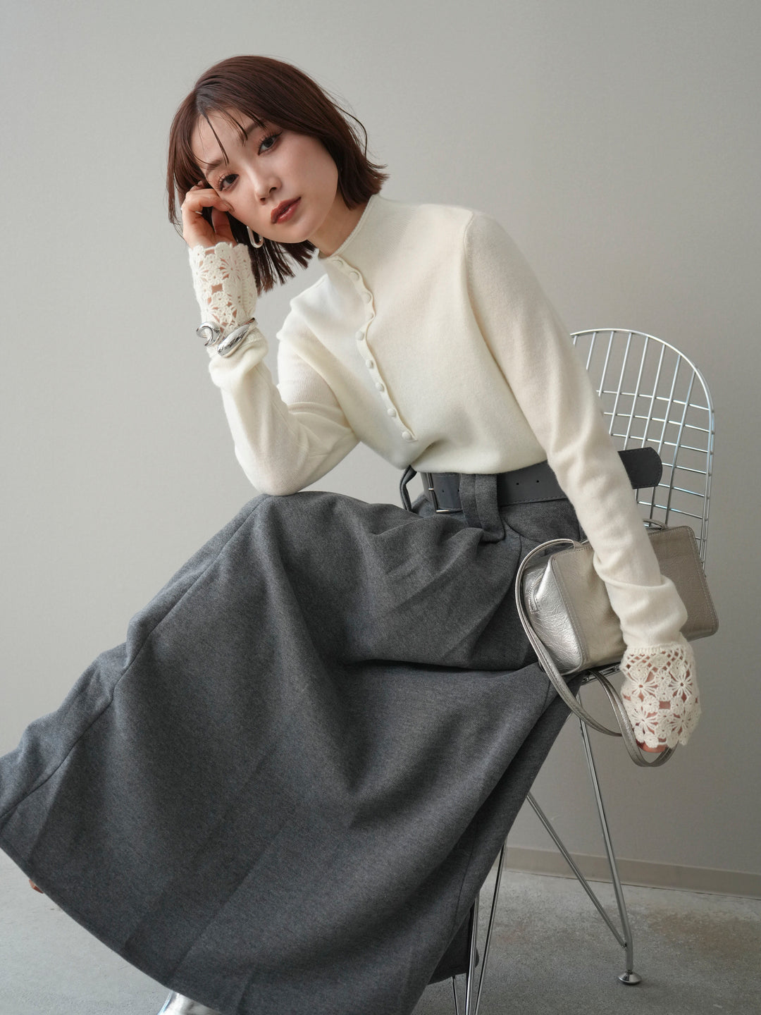 [予約]袖スカラップレースフロントボタンウールニットトップス/white