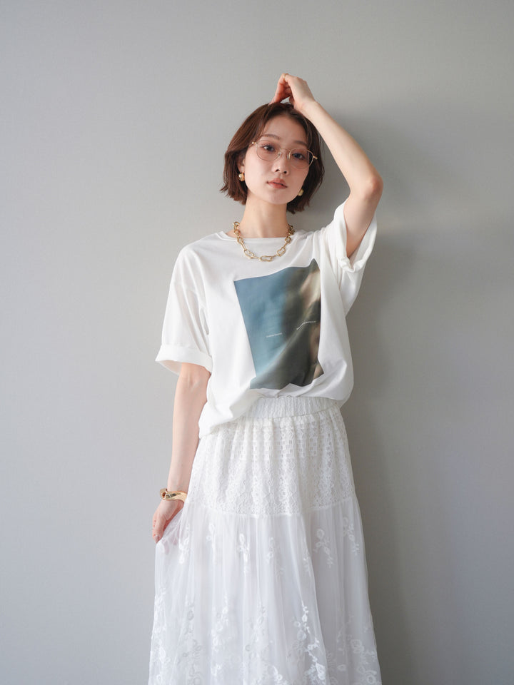 [SET]ブラーアートフォトTシャツ+シアーレースマキシスカート(2set)
