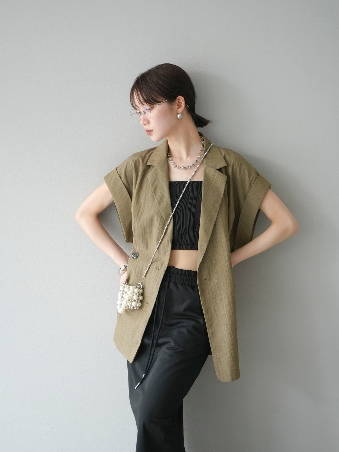 [SET]リネンライクノースリーブダブルジレ+ウェーブパイピングカップ付ベアキャミソール(2set)