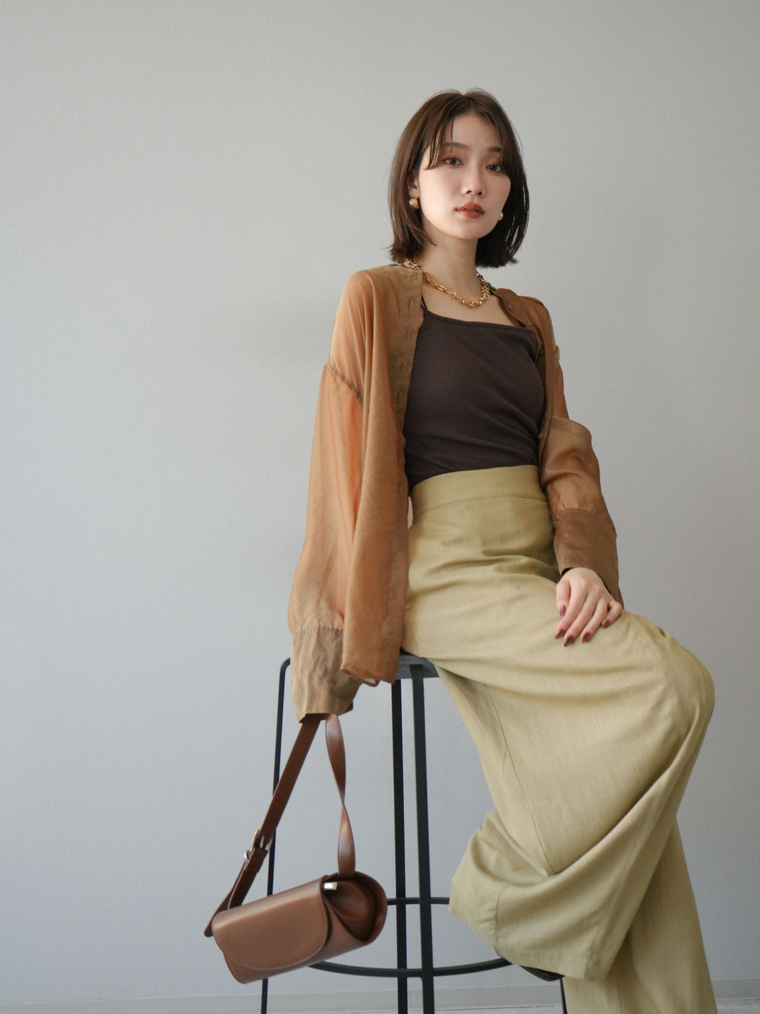 [予約]シャイニーシアーバンドカラーシャツ/カーキブラウン