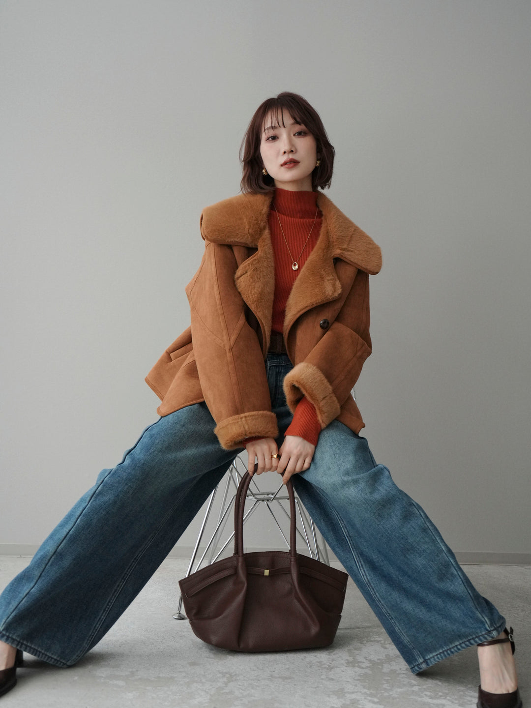 [SET]ムートンショートジャケット+袖ボタンボトルネックリブニットトップス+ベルト付裏起毛カーブデニムパンツ(3set)