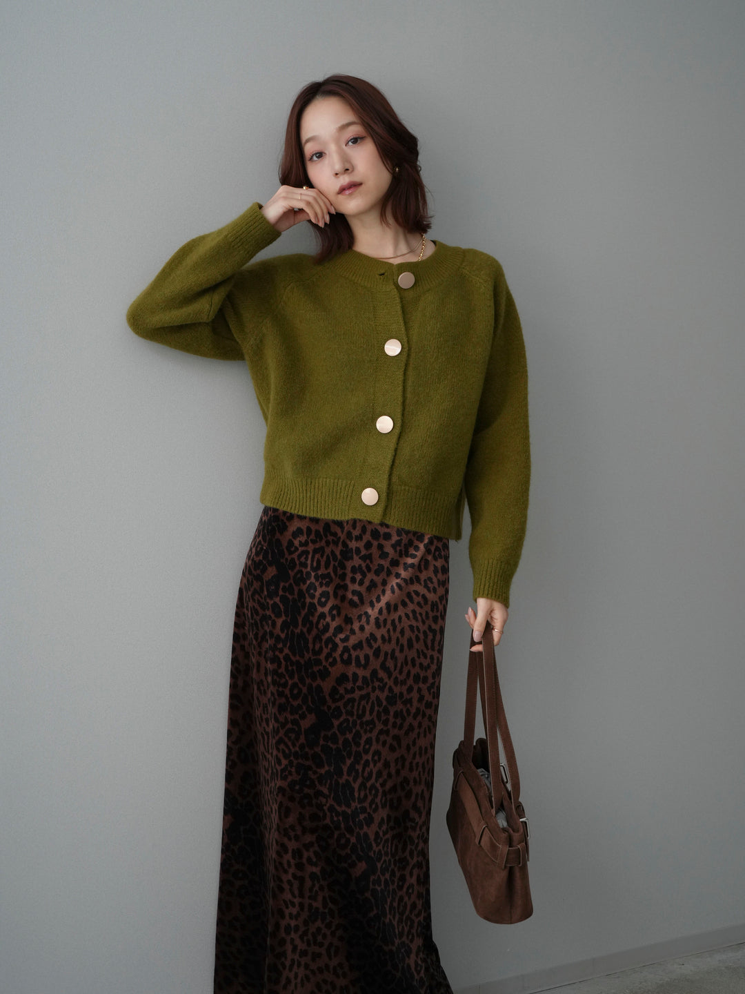 [SET]BIGボタンニットカーディガン+レオパードベロアナロースカート(2set)
