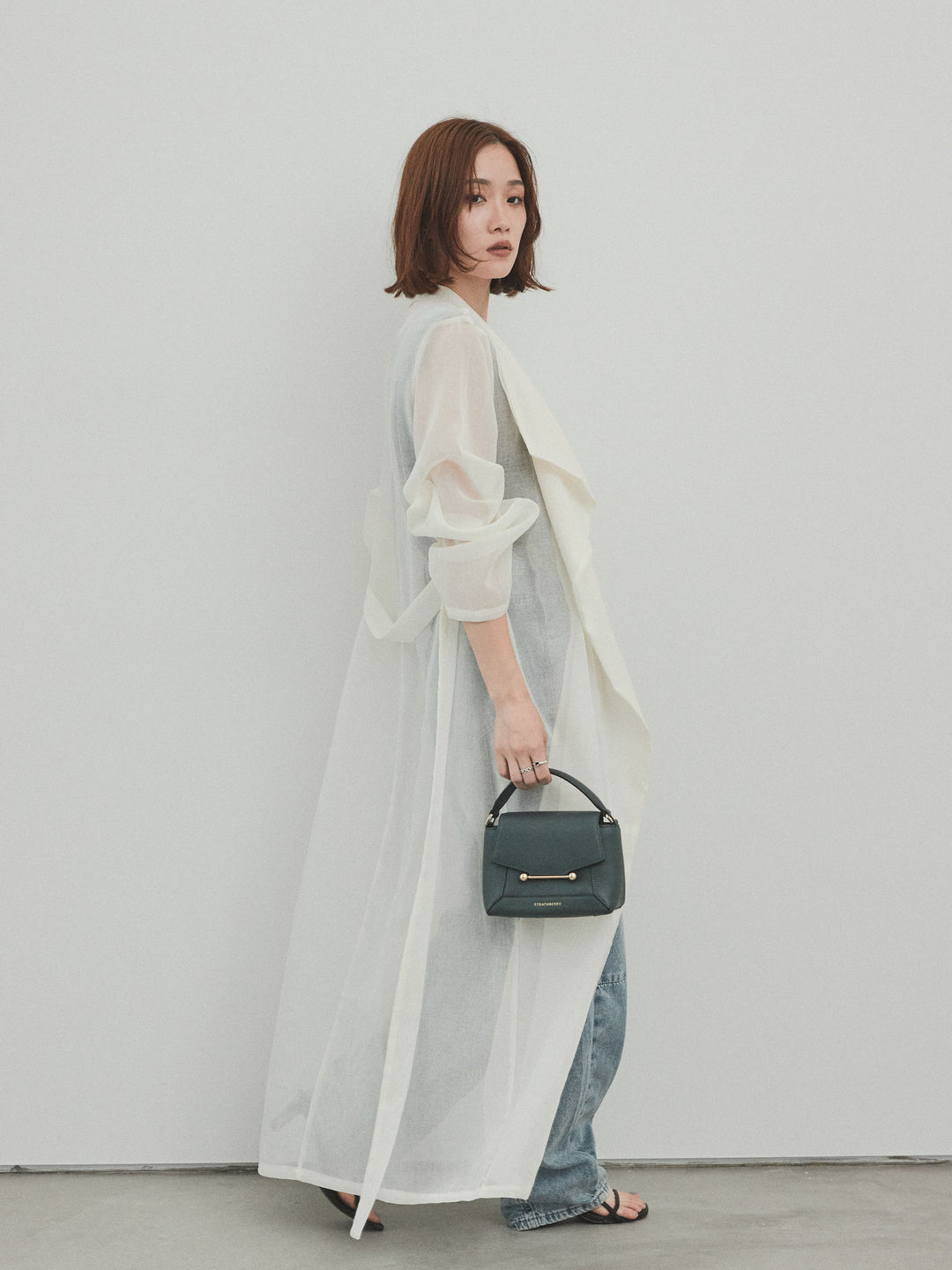 [SET] 中縫牛仔背帶褲 + 透視長版外套（2 件組）