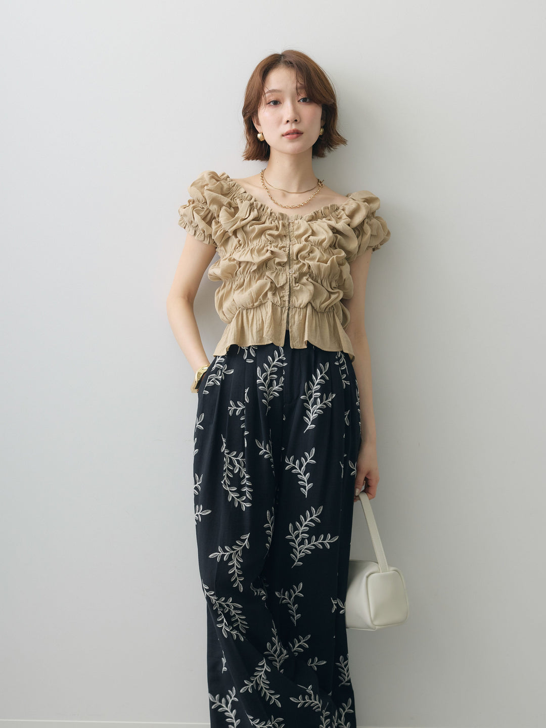[予約]半袖シャーリングフリルブラウス/beige