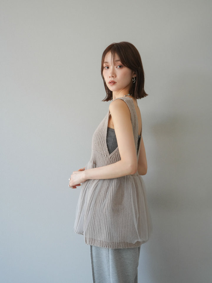 [SET] 薄紗層疊荷葉邊針織背心 + 兩用設計運動褲（2 件組）