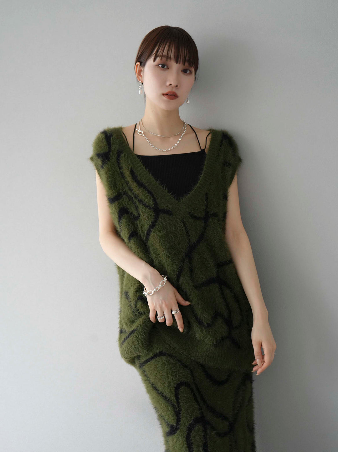 [SET] 線狀毛絨針織背心 + 線狀毛絨針織裙 (2套)