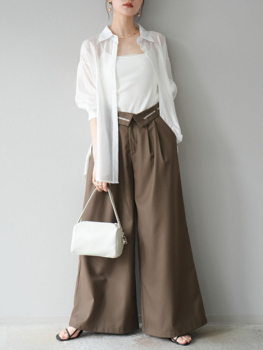 【預購】寬褲，捲腰，附logo褶/褐色