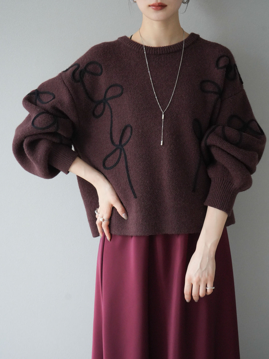 [予約]コード刺繍ルーズニットプルオーバー/ブラウン