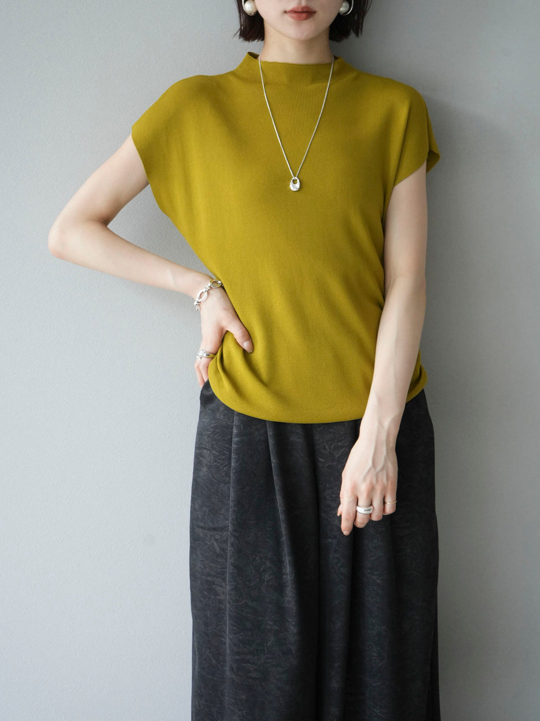 [Pre-order] Petite Neck Side Shirring Summer Knit Top/Green