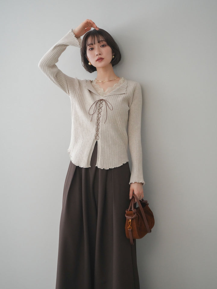 [予約]レースネックレースアップリブニットトップス/greige