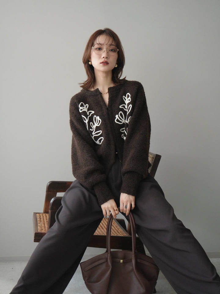 [予約]テープ刺繍ホック開きブークレニットカーディガン/darkbrown